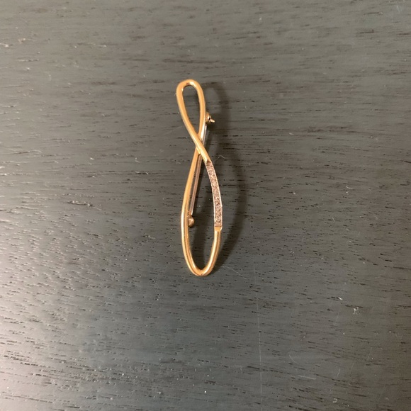 Vintage Solid 14K Elegant Gold Infinity Brooch With Small Diamonds - Picture 3 of 9